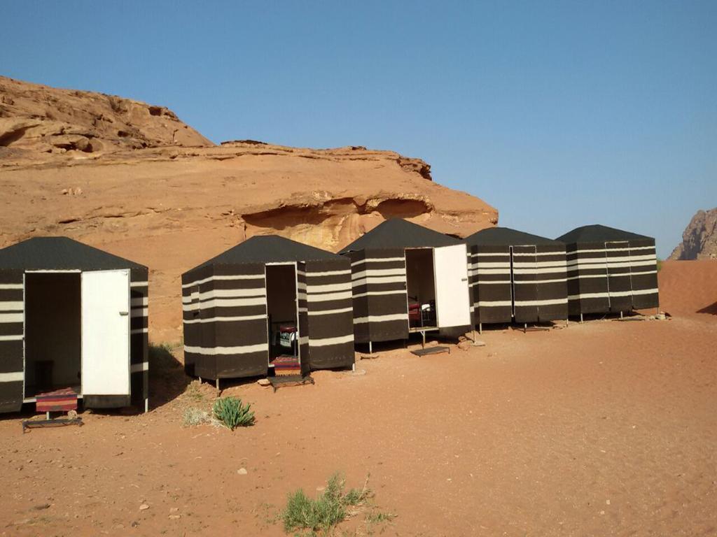 Wadi Rum Quiet Village Camp Exterior foto